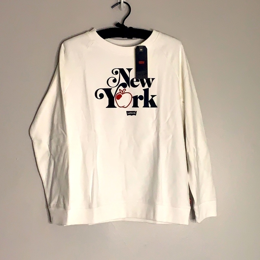 Levi’s big Apple New York graphic pullover medium adult sweater new white